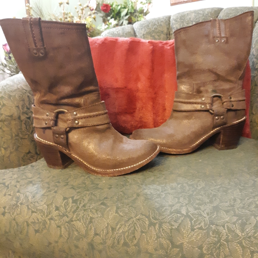 Frye Carmen Harness short boots